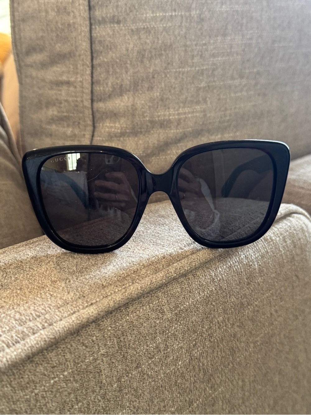 Gucci Black Oversized Square Sunglasses - Picture 2 of 3
